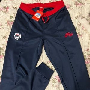 Brand new Women’s Nike basketball pants